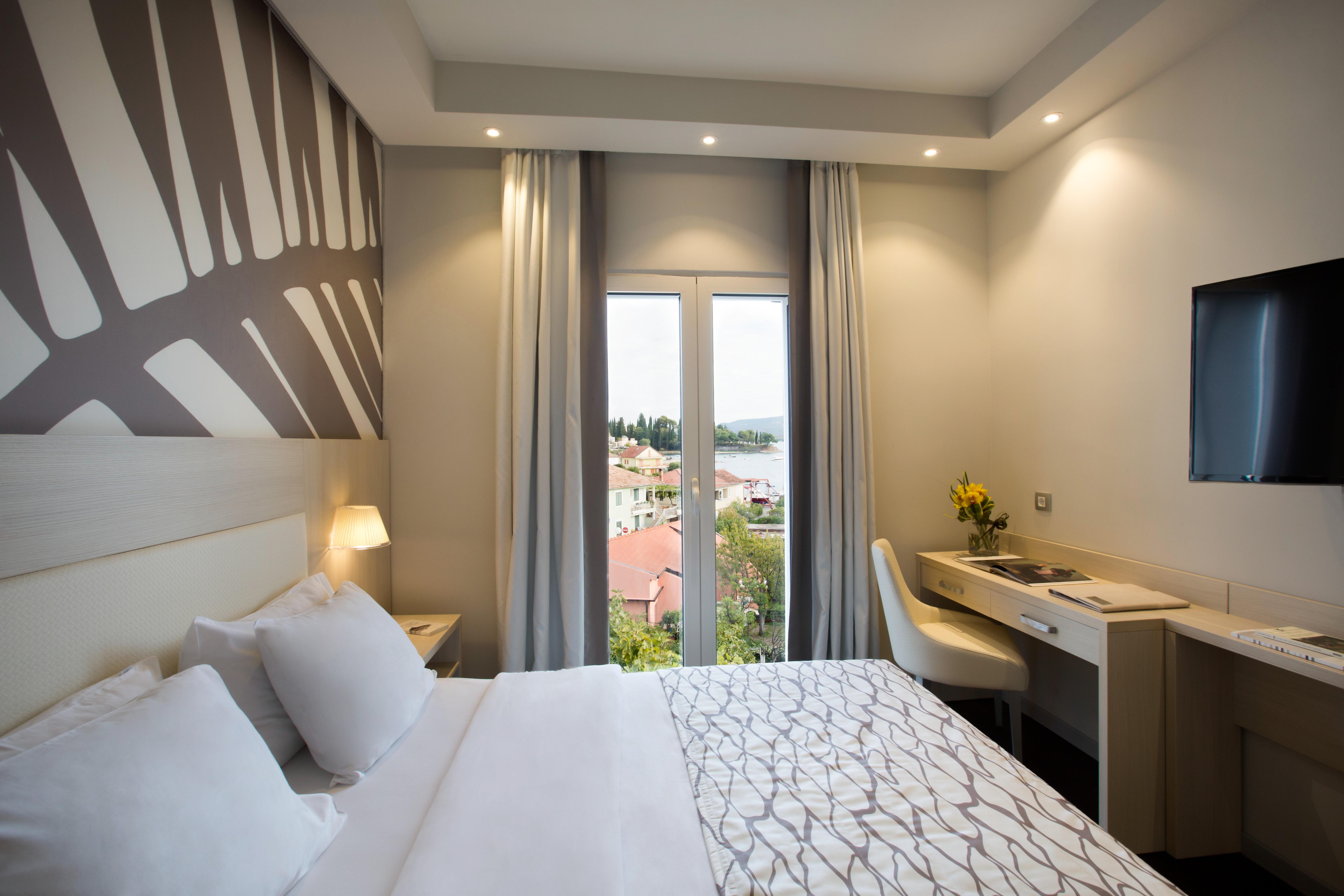 Hotel Palma Tivat Exterior photo