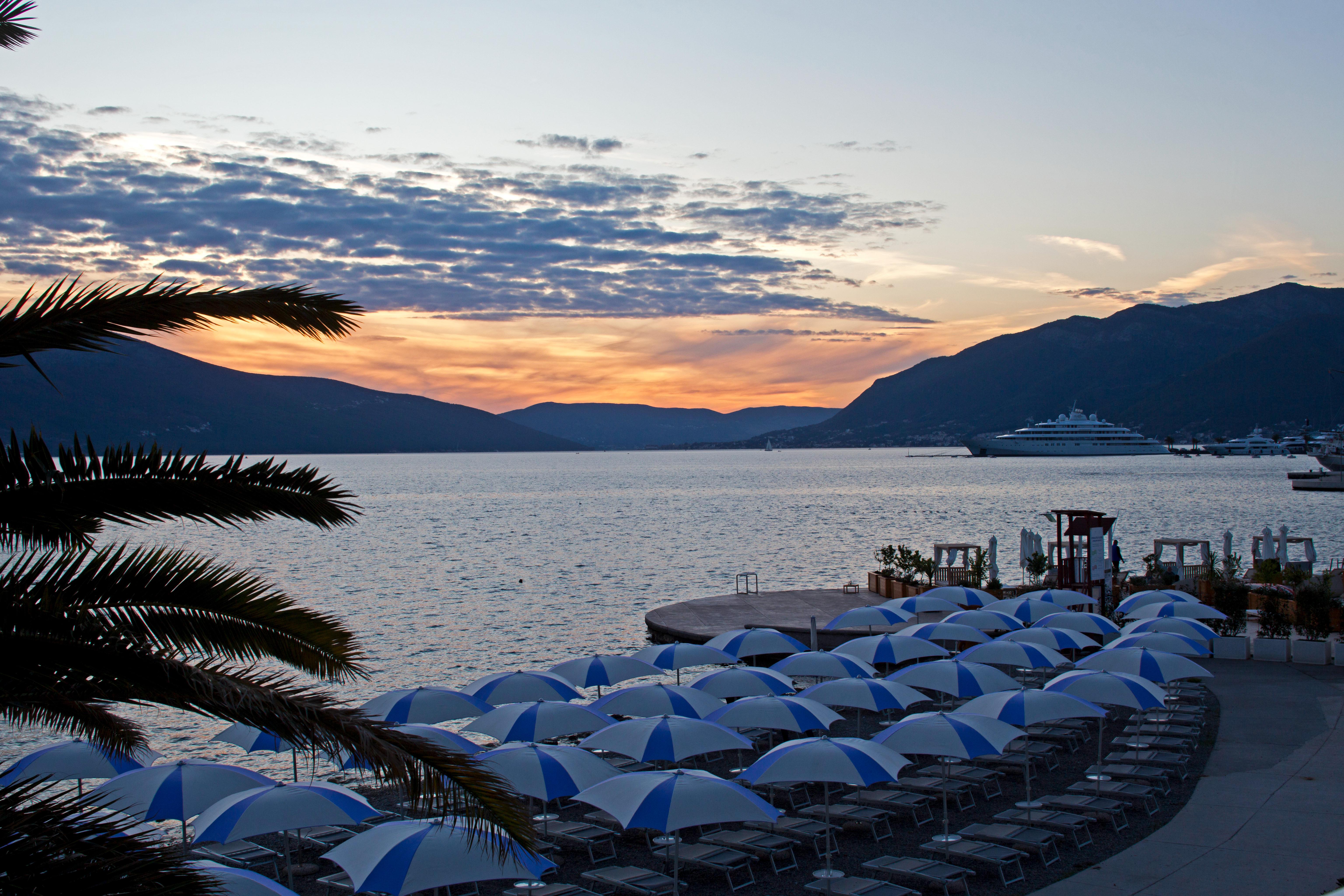 Hotel Palma Tivat Exterior photo
