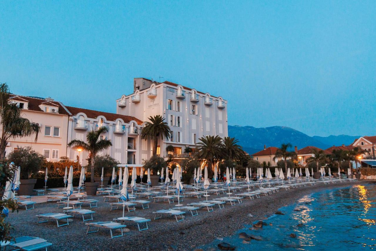 Hotel Palma Tivat Exterior photo