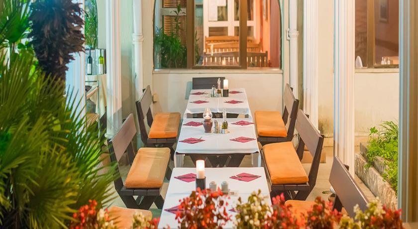 Hotel Palma Tivat Exterior photo